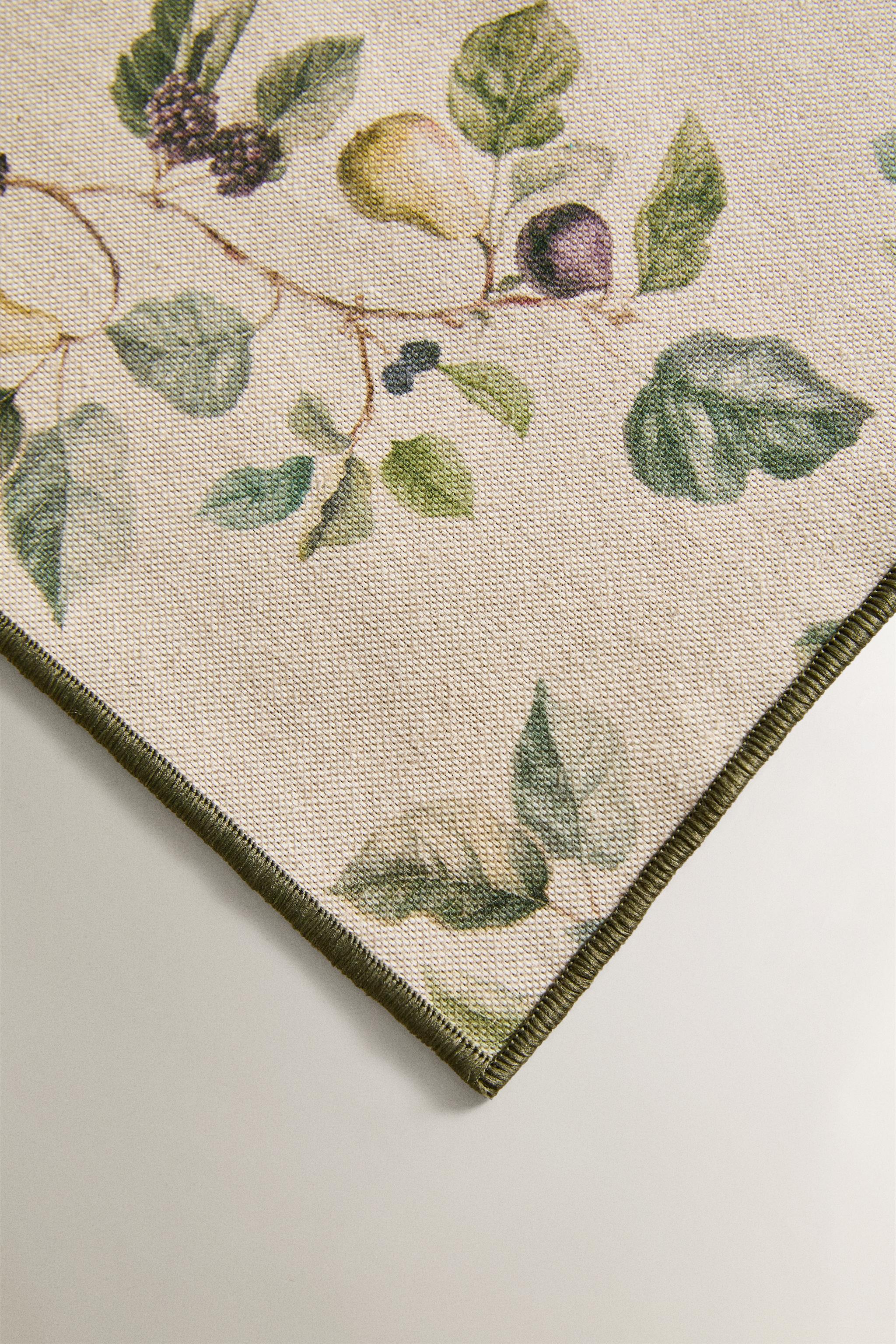 FRUIT PRINT TABLE RUNNER