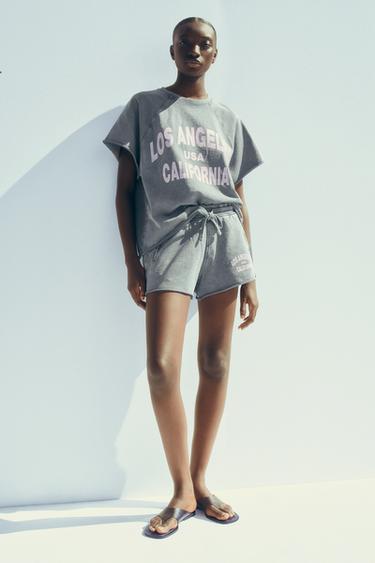 SWEAT EN MOLLETON À EFFET DÉLAVÉ ET INSCRIPTION - Gris anthracite de Zara