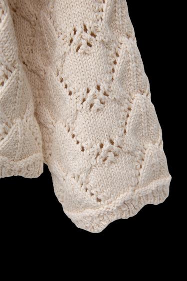 STRICKPULLOVER MIT BLUMEN - Cremefarben von Zara