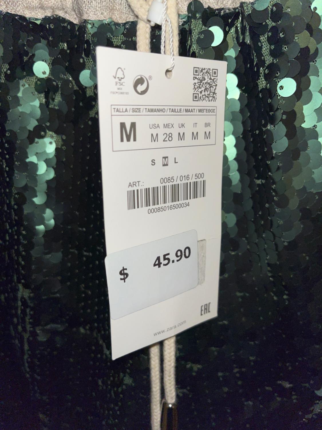 SEQUINED SHORT - Image 3