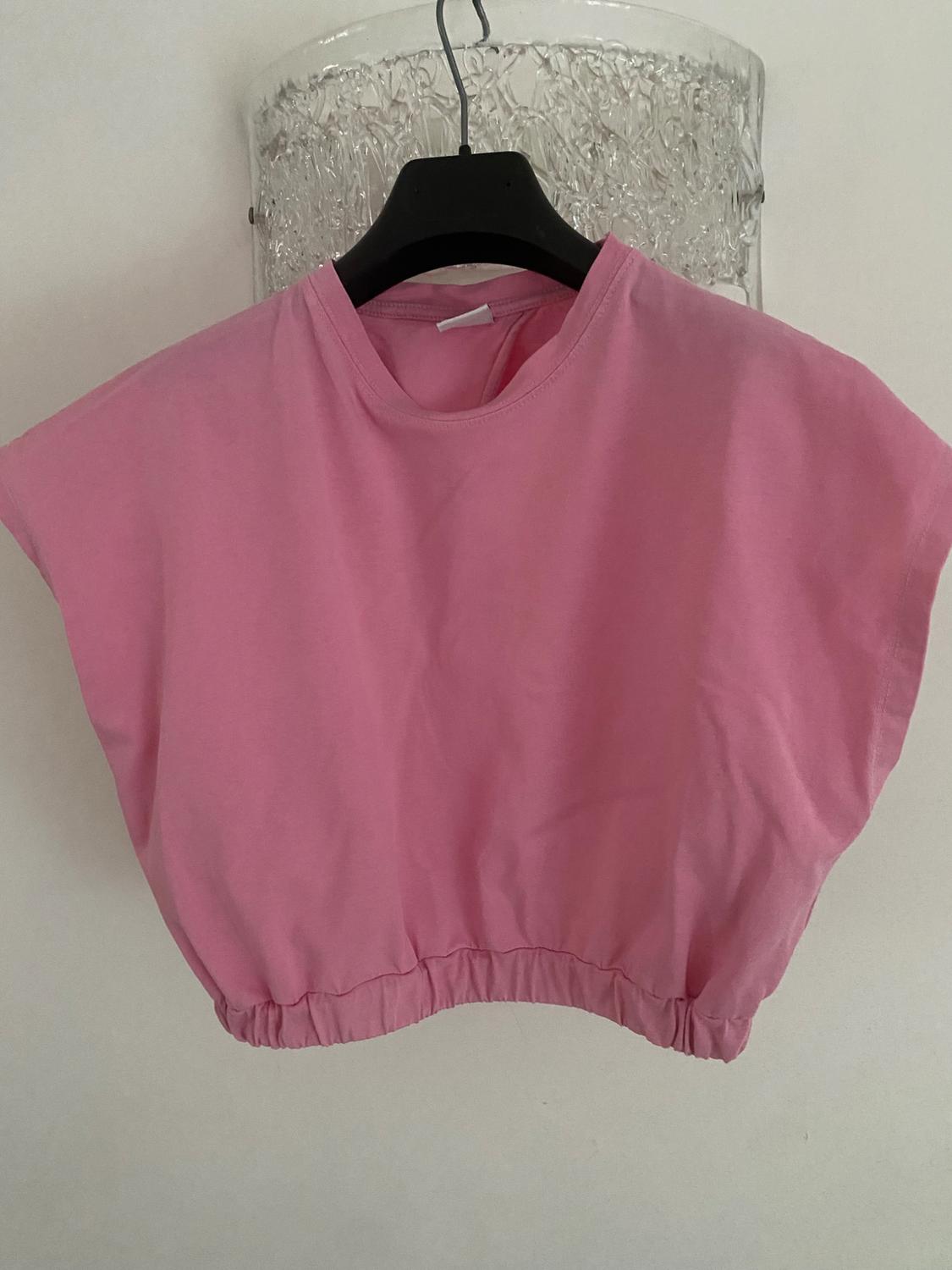 CUT-OUT CROPPED T-SHIRT