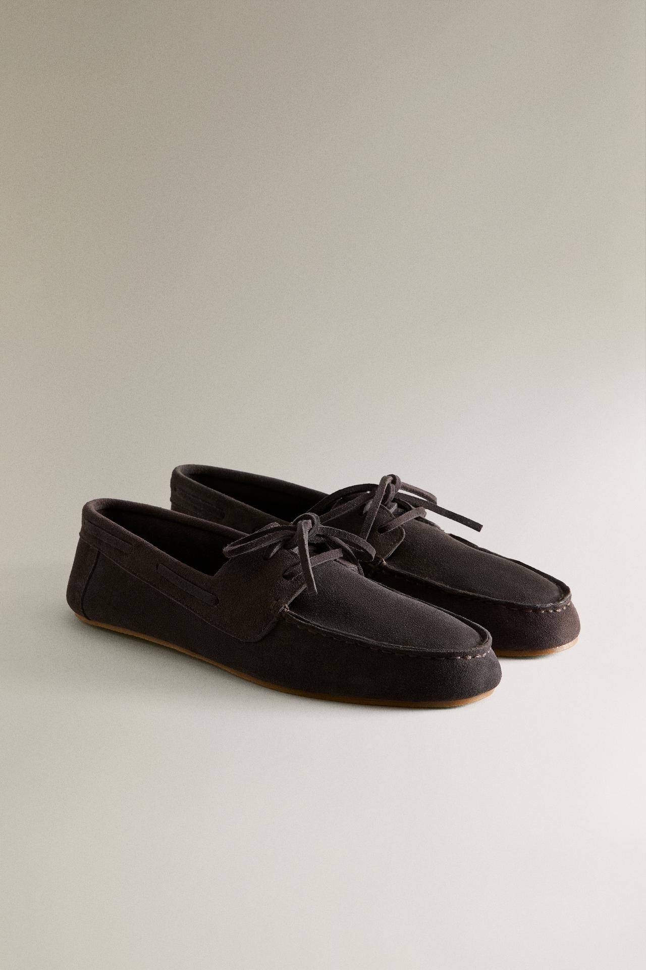 LEATHER LOAFERS — Brown