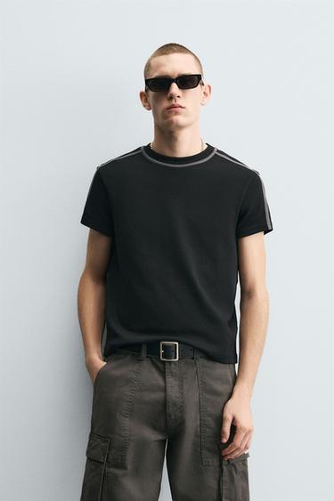 CAMISETA SLIM FIT CONTRASTE - Negro de Zara