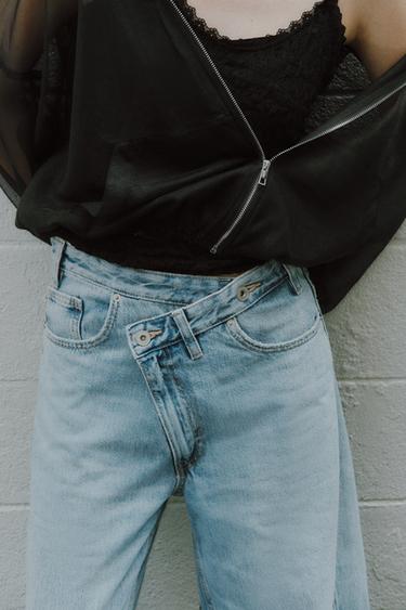 TRF ワイドレッグ クロスウエスト ハイウエストジーンズライトブルーZaraのTRF ワイドレッグ クロスウエスト ハイウエストジーンズ - ライトブルー