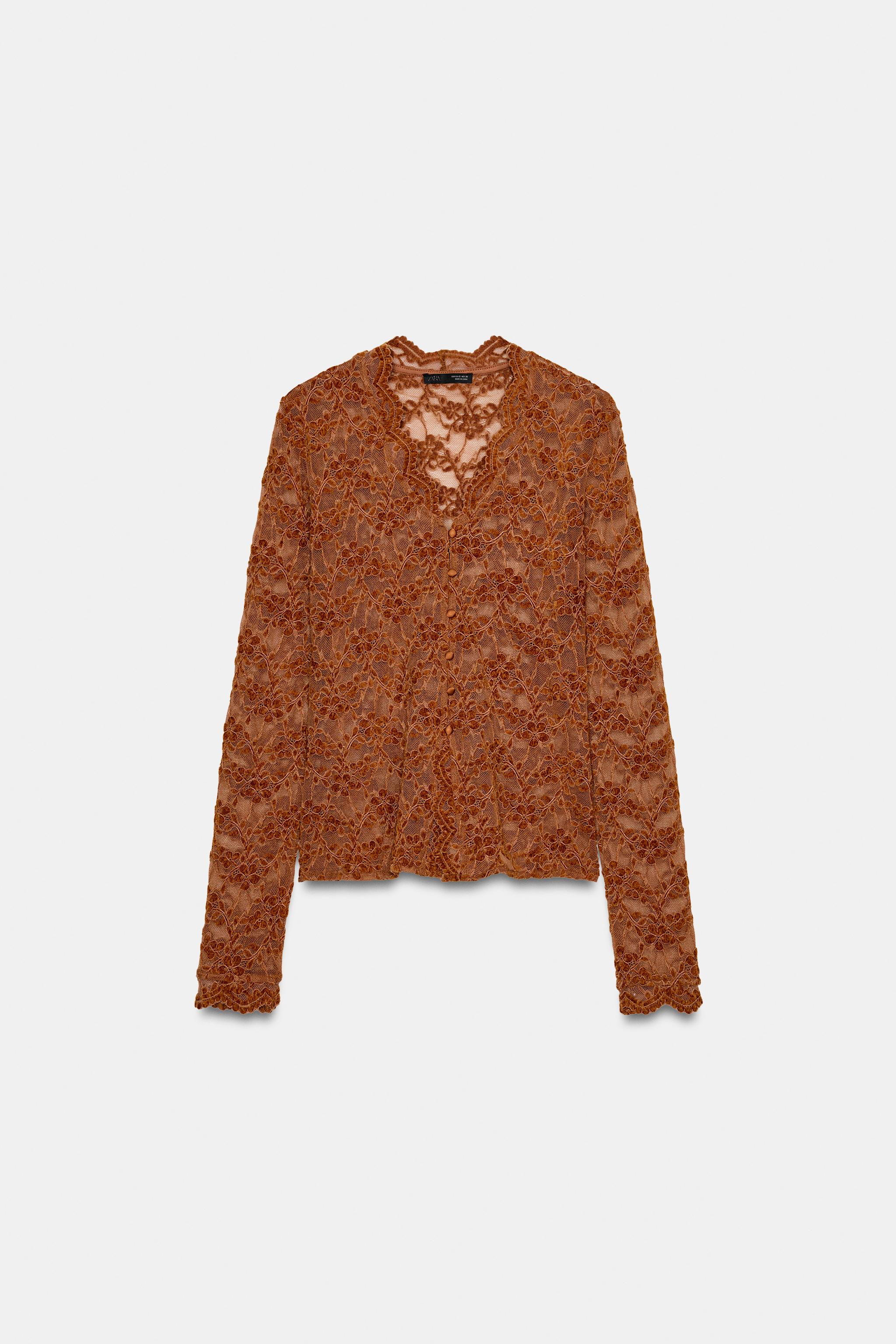 LACE BUTTON TOP