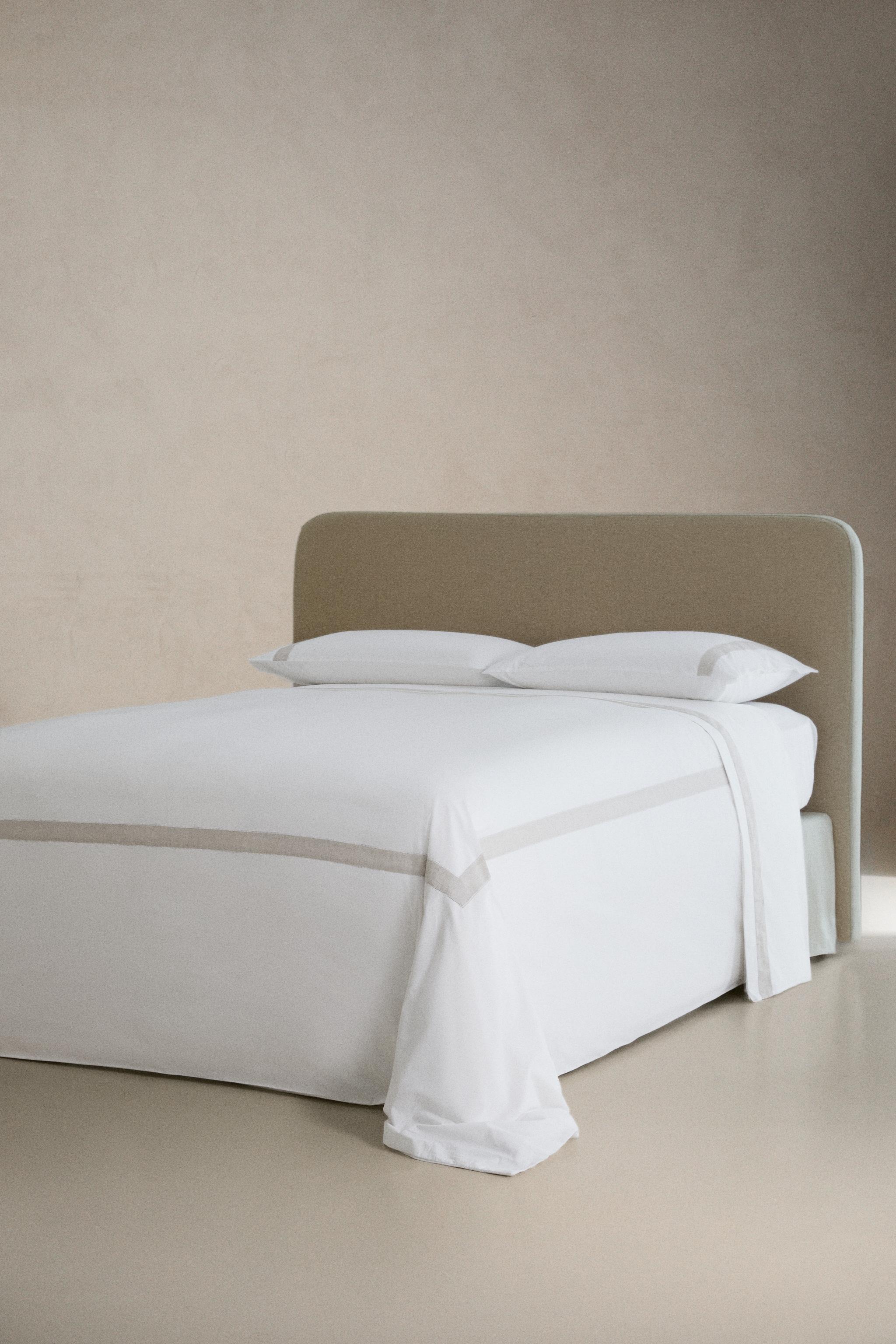 COTTON FLAT SHEET WITH LINEN BORDER — White