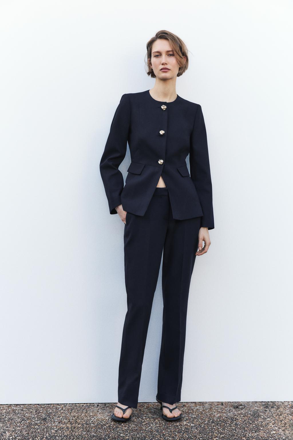 Thumbnail image for BLAZER منطبق على القوام بياقة دائرية