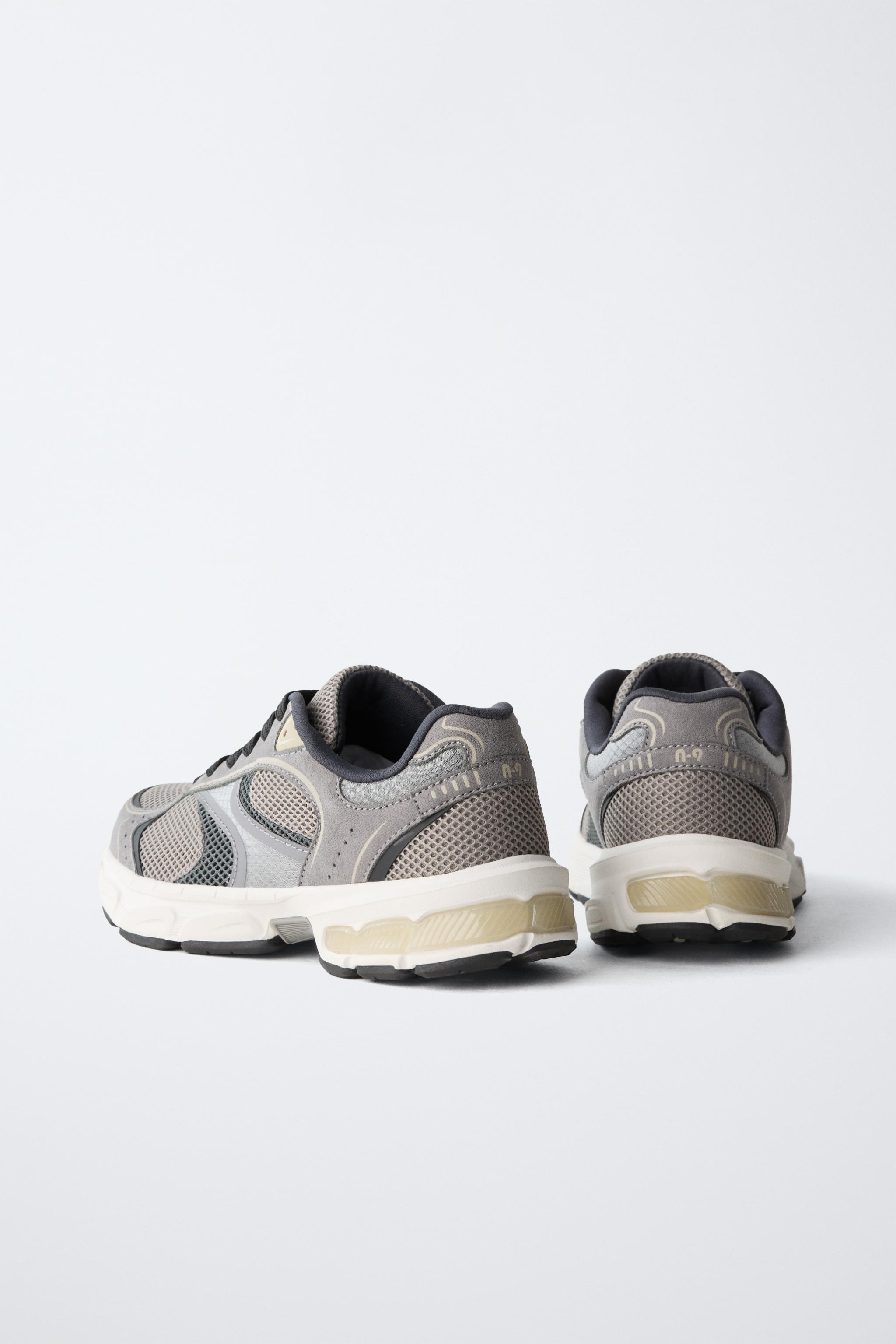 MULTI-PIECE ATHLETIC SNEAKERS