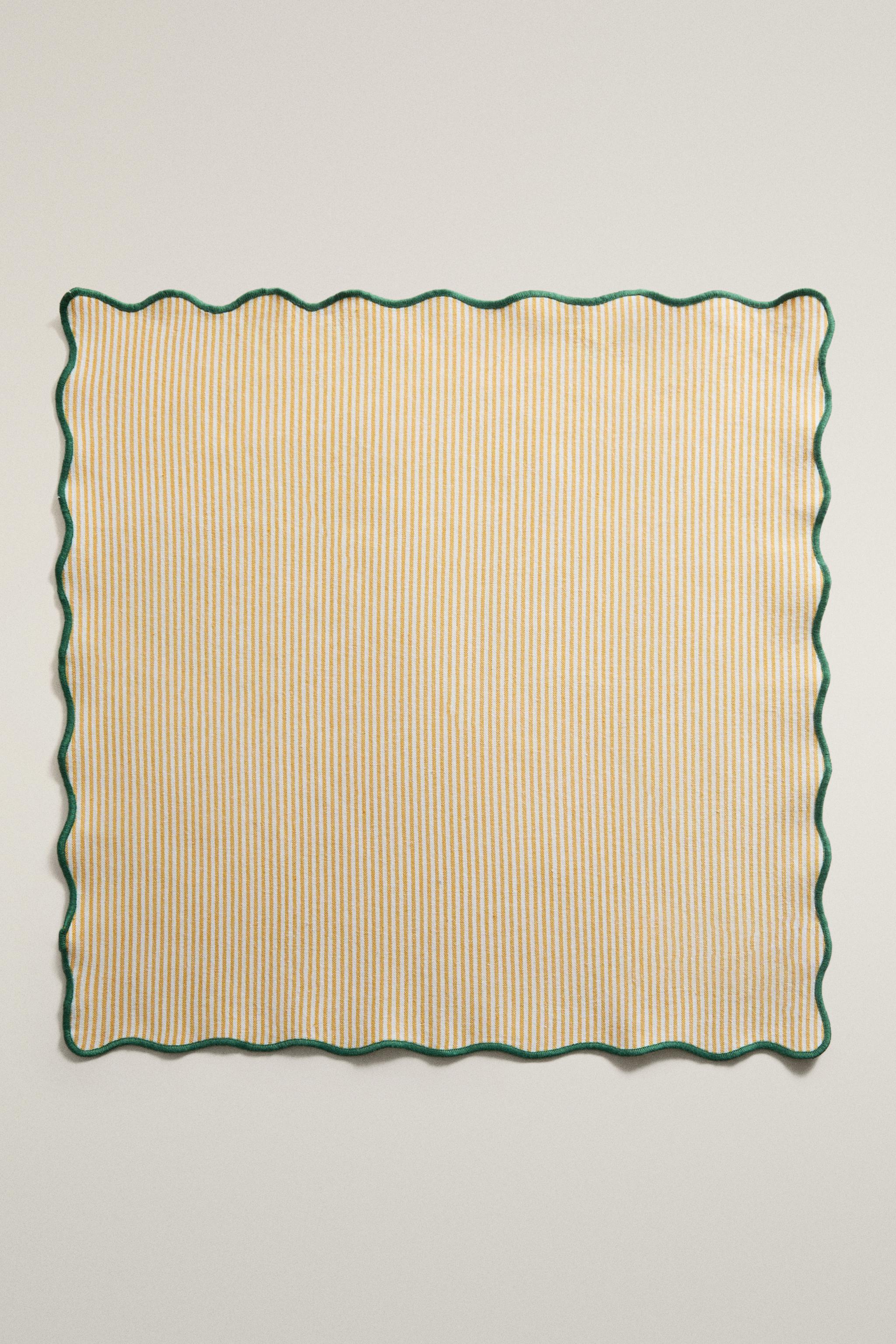 STRIPED NAPKINS WITH SCALLOPED EDGE (PACK OF 2)