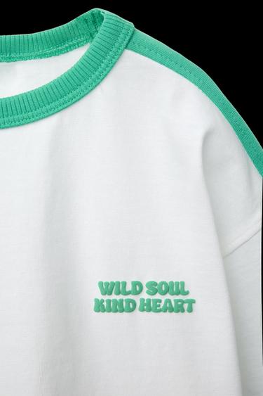 T-SHIRT MIT RELIEF-SCHRIFTZUG - Weiß / Grün von Zara