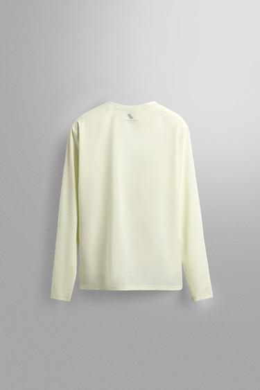 T-SHIRT PERFORÉ MANCHES LONGUES - Citron vert de Zara - Image 1