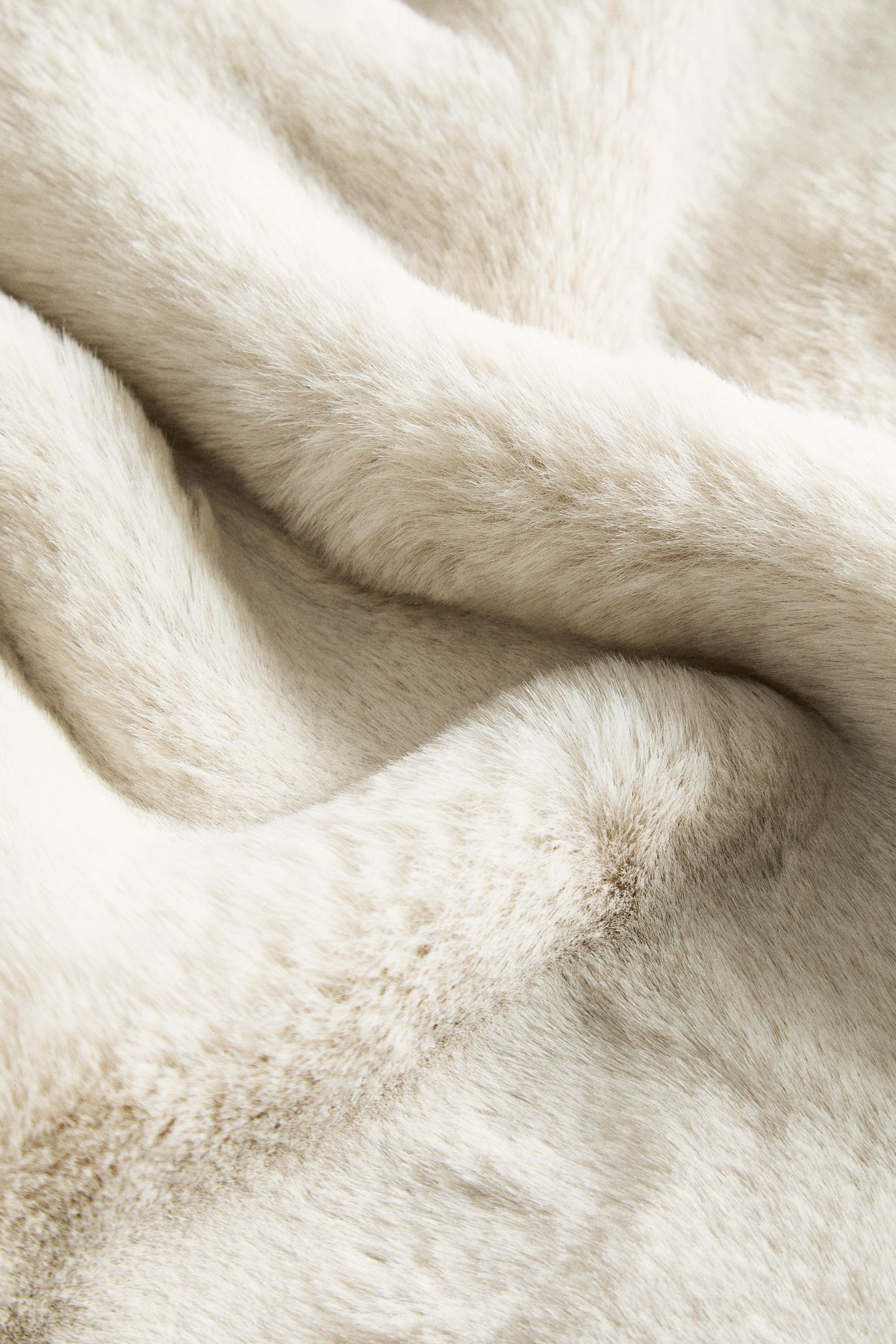 ザラホーム　ZARA  フェイクファーエコファーブランケット　白 ザラホーム ZARA HOME フェイクファーエコファーブランケット 白