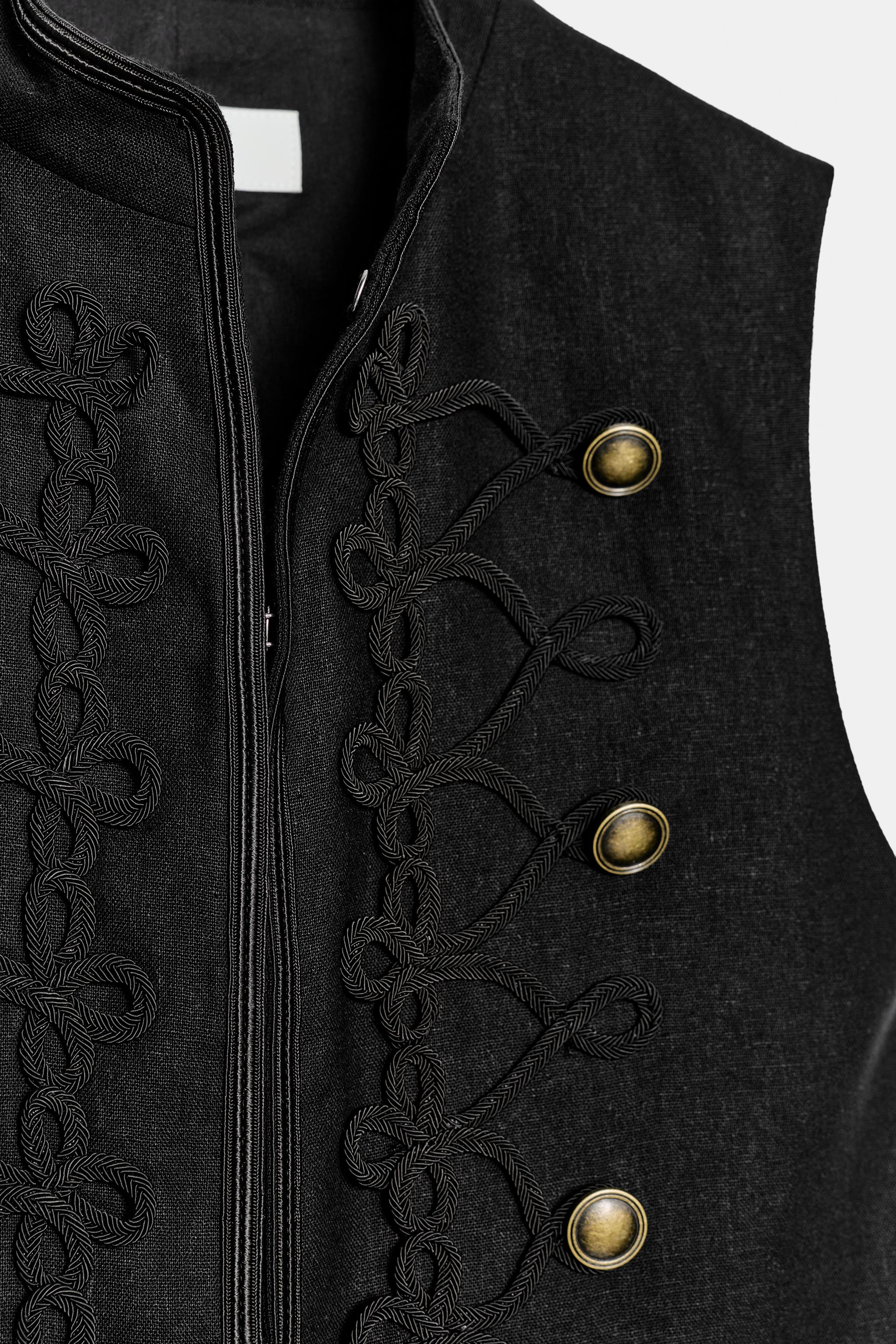 TAILORED FIREMAN CLASP VEST