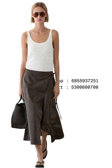 Falda midi detalle lazo piel napa - Marrón de Zara