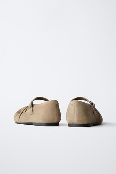 BALLERINES EN CUIR - Gris taupe de Zara - Image 5