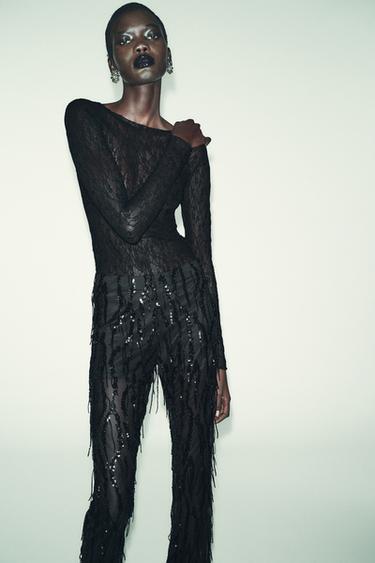 TOP MANGA LARGA ENCAJE - Negro de Zara