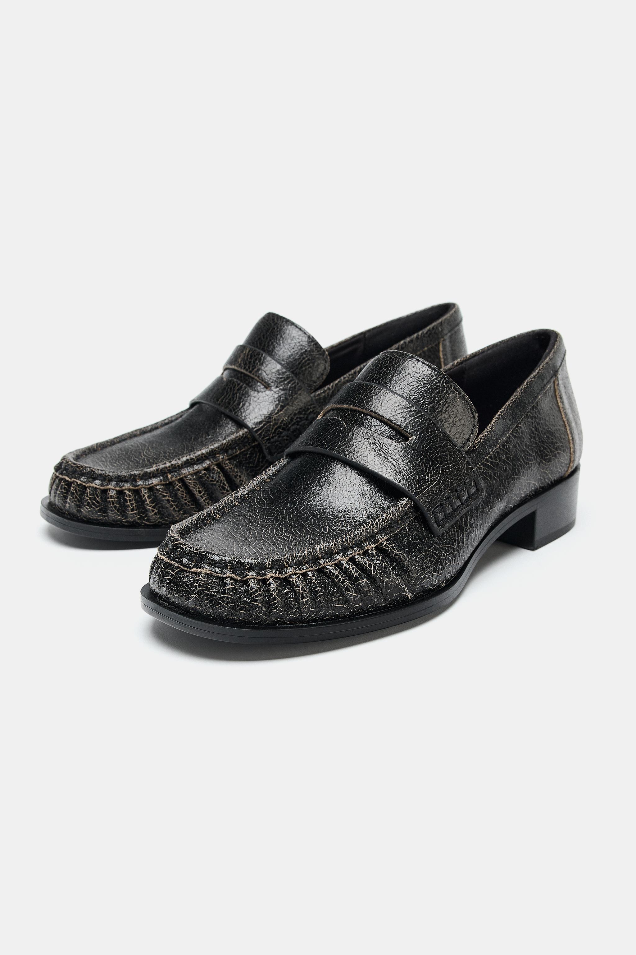 DISTRESSED LEATHER LOAFERS