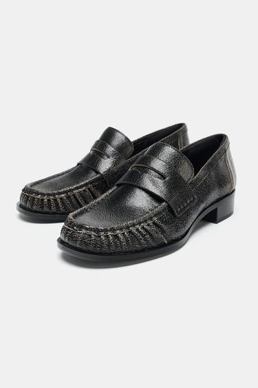 MOCASSINS EN CUIR EFFET USÉ - Gris de Zara - Image 4