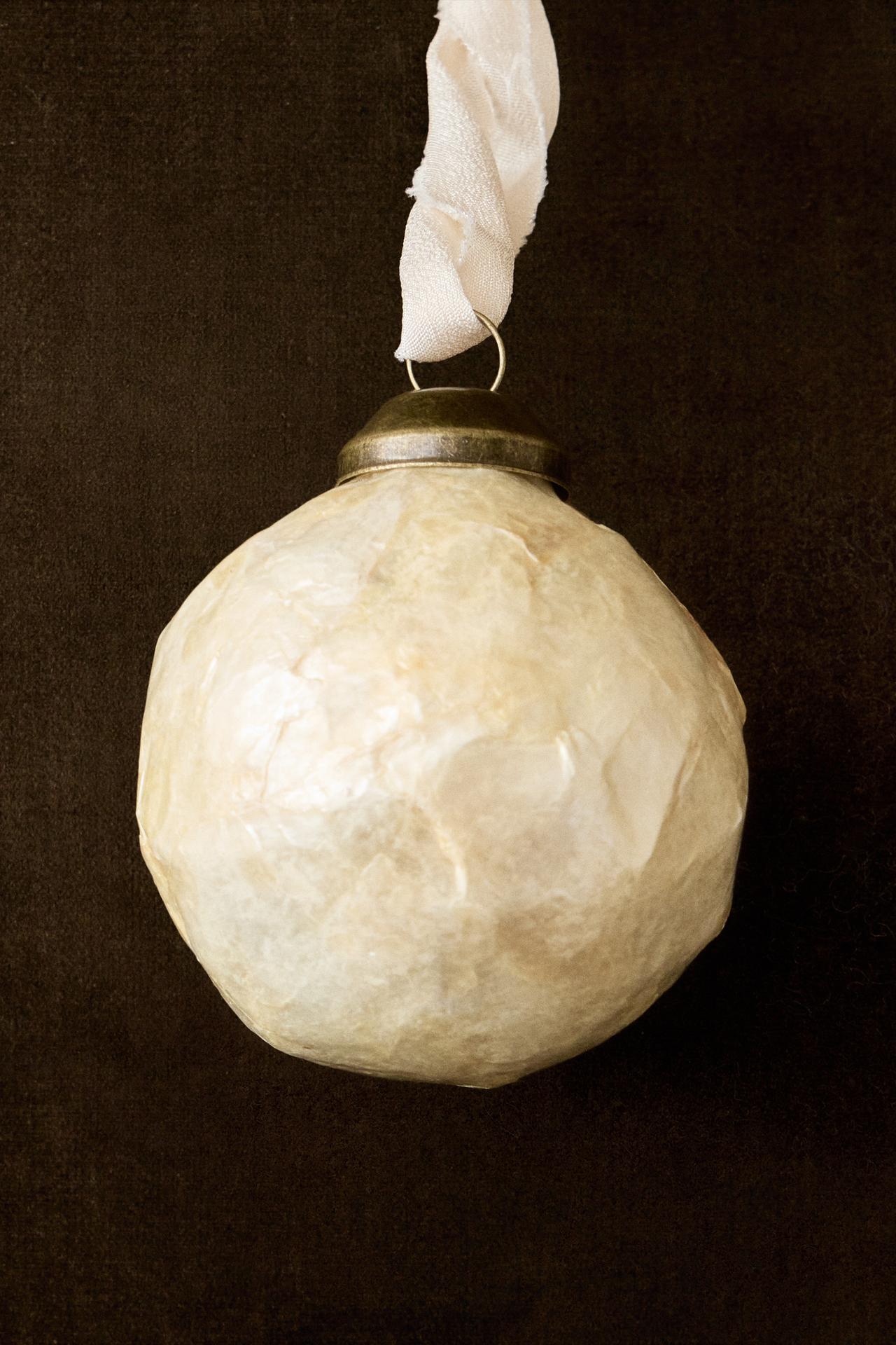 TEXTURED BALL CHRISTMAS TREE DECORATION — White