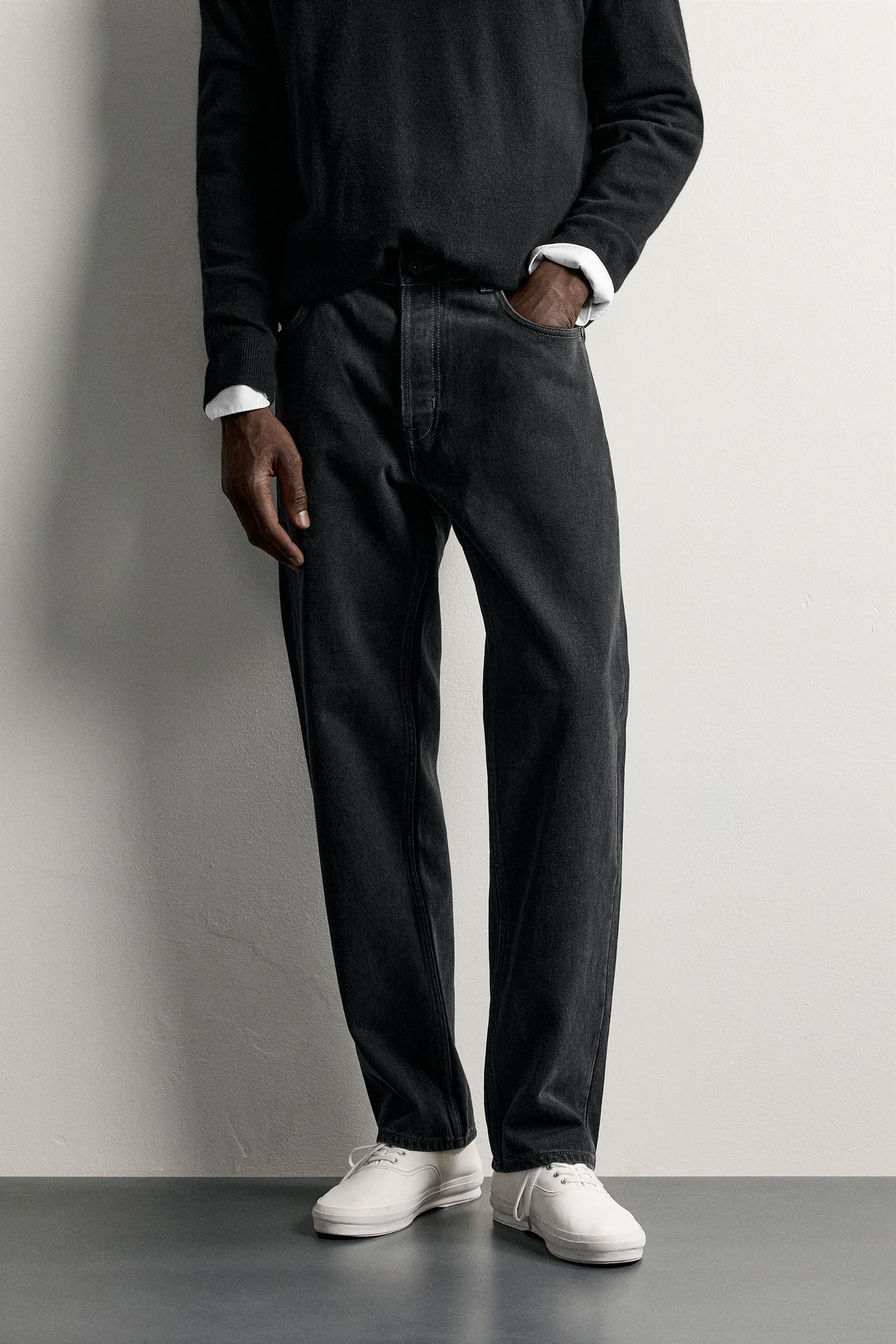 LOOSE-FIT JEANS — Black