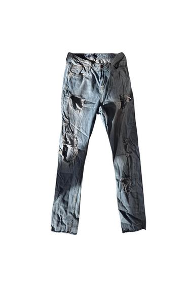 BLUE RIPPED JEANS