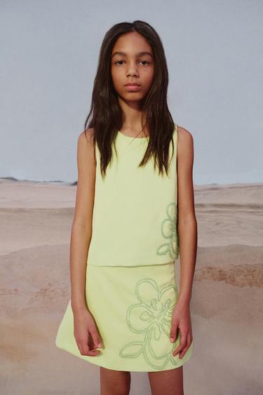 SATIN BERMUDA SKORT WITH BEADED FLOWER - Lime by Zara