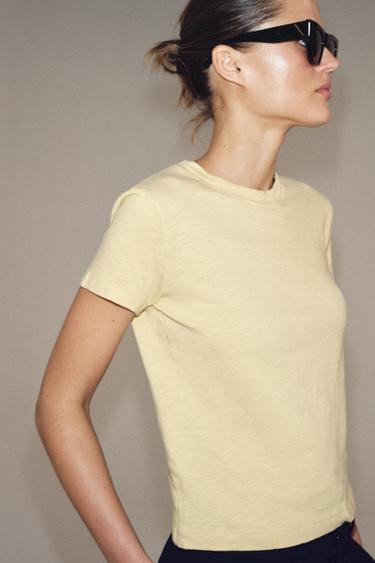 T-SHIRT EN COTON FLAMMÉ - Jaune pastel de Zara - Image 4
