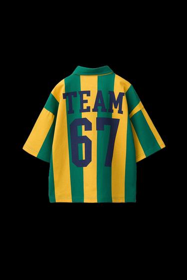 POLOSHIRT MIT STREIFEN UND TEAM SIX SEVEN - Gestreift von Zara