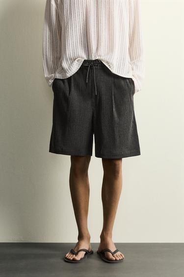 BERMUDA RELAXED FIT RELIEVE - Gris Antracita de Zara