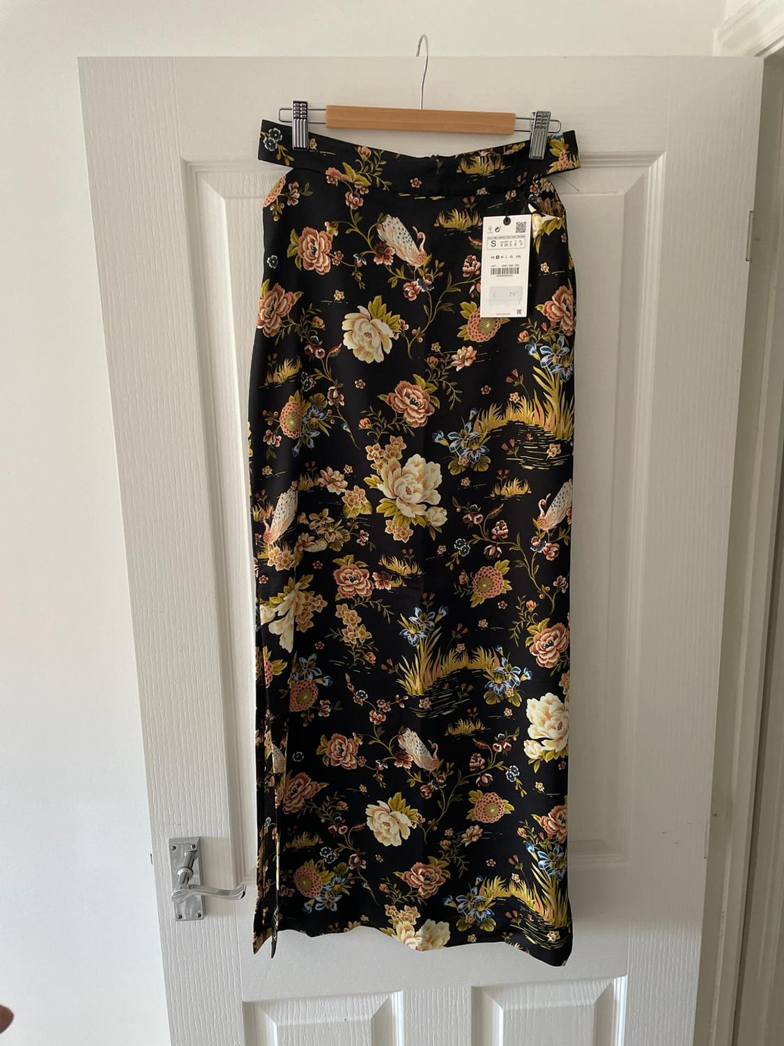 PRINTED CUT-OUT SKIRT - Image 2