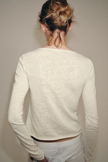 T-SHIRT RUSTIQUE BOUTONS - Écru de Zara - Image 2