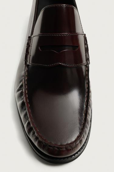 MOCASSINS EN CUIR À MASQUE - Bordeaux de Zara - Image 5