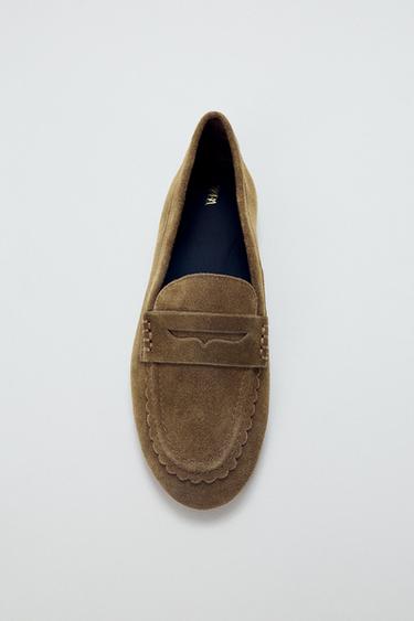 MOCASSINS EN DAIM AVEC SURPIQÛRE - Marron foncé de Zara