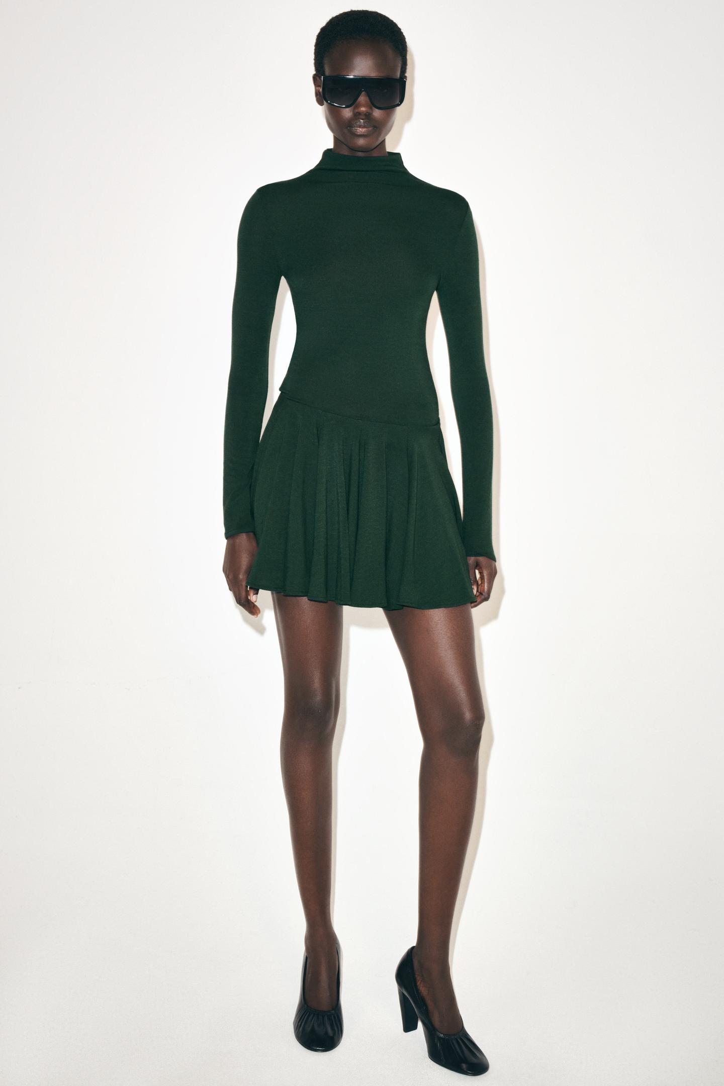 Женская футболка Zara Mock Neck, цвет: Тёмный зелёный — фото 1