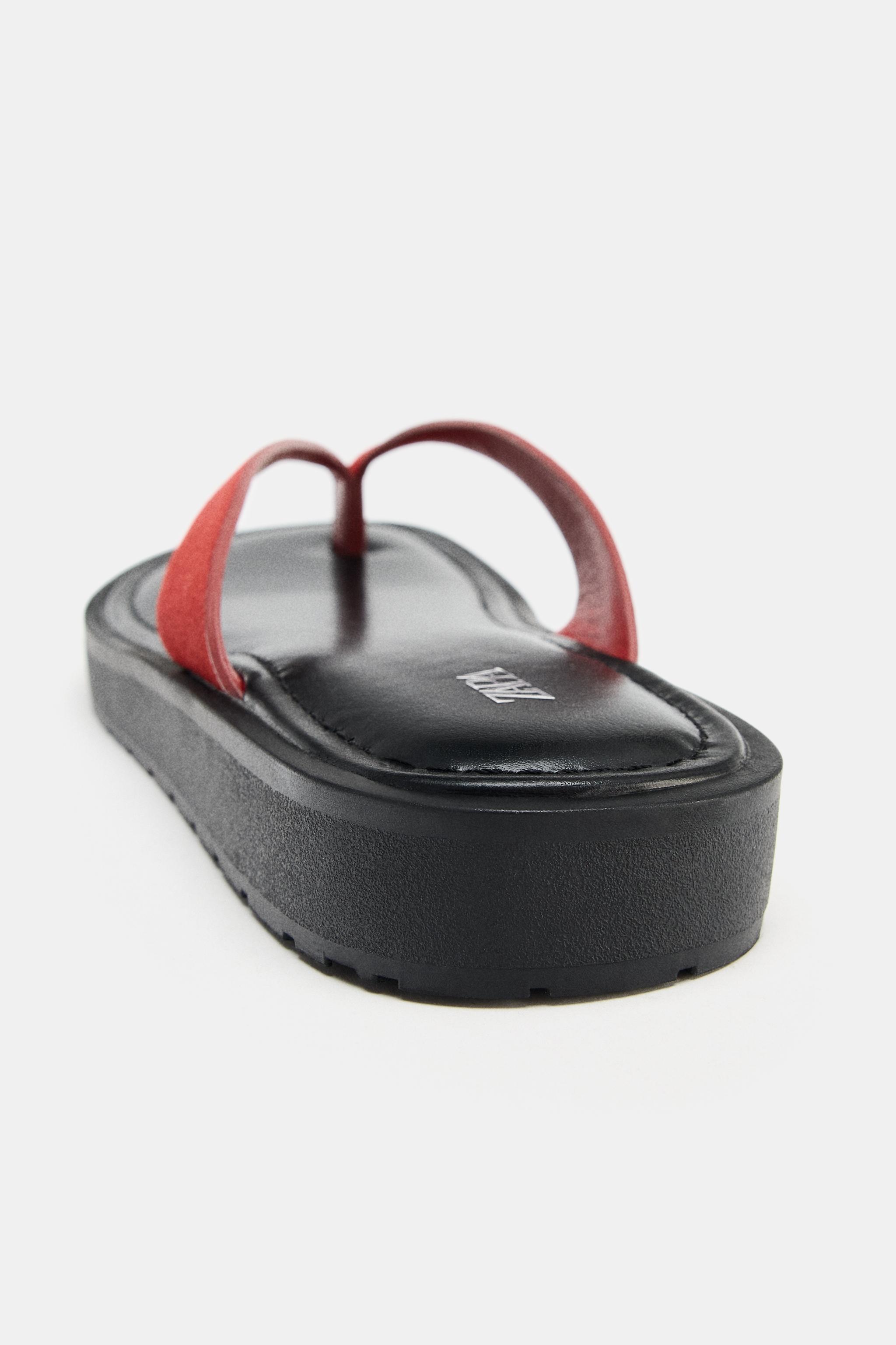 SANDALES EN CUIR AVEC CONTRASTE