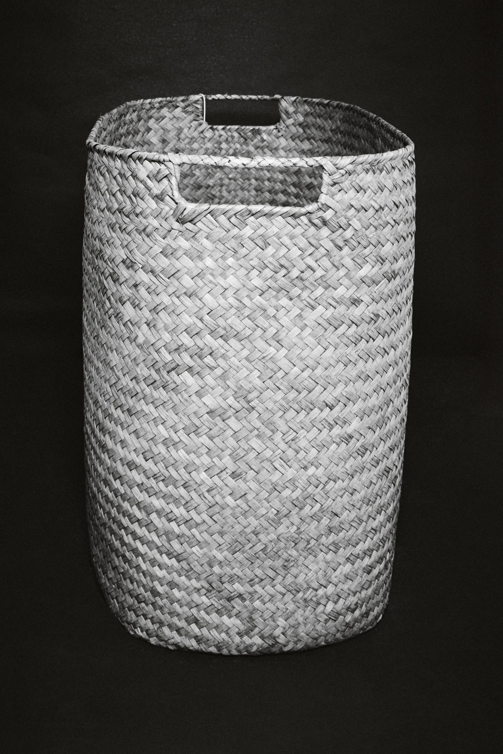 OVAL BASKET WITH HANDLES