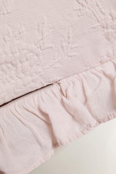 HOUSSE DE COUSSIN JACQUARD VOLANT - Rose pâle de Zara - Image 3