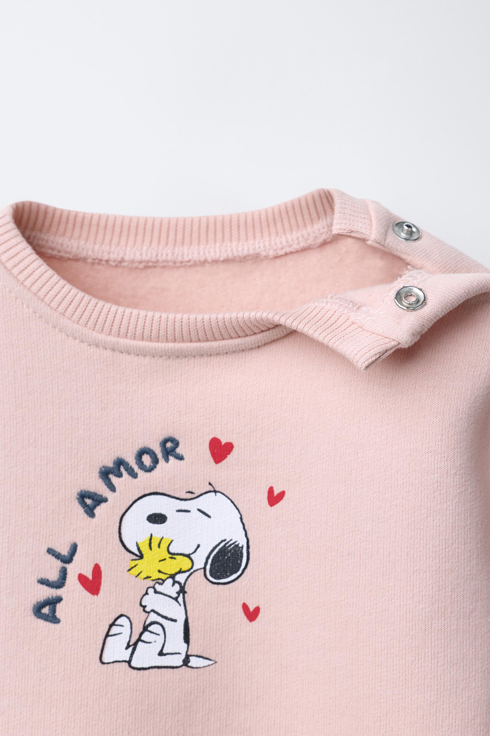 EMBROIDERED SNOOPY PEANUTS™ SWEATSHIRT