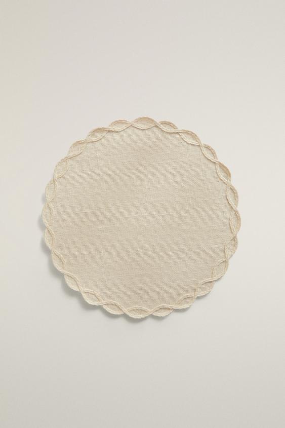 PLACEMAT WITH CHAIN DETAIL - Light beige by Zara - Image 0