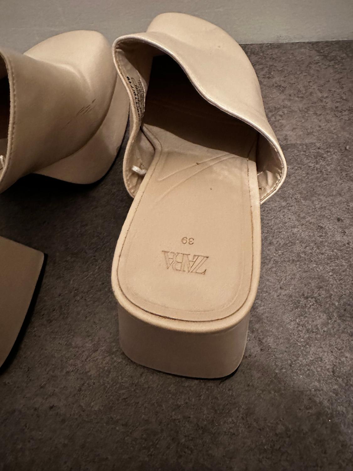 BLOCK HEEL PLATFORM CLOGS - Image 6