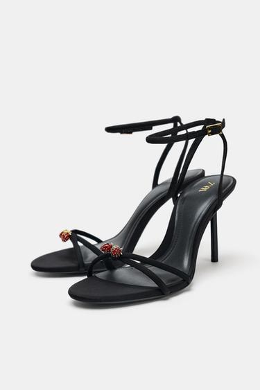 SANDALES À BRIDES CROISÉES ET FANTAISIES - Noir de Zara - Image 4