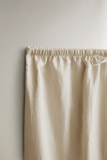 PANTALON FINITION SATINÉE - Beige de Zara - Image 1