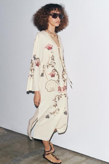 VESTIDO BORDADOS FLORES ZW COLLECTION - Crudo de Zara