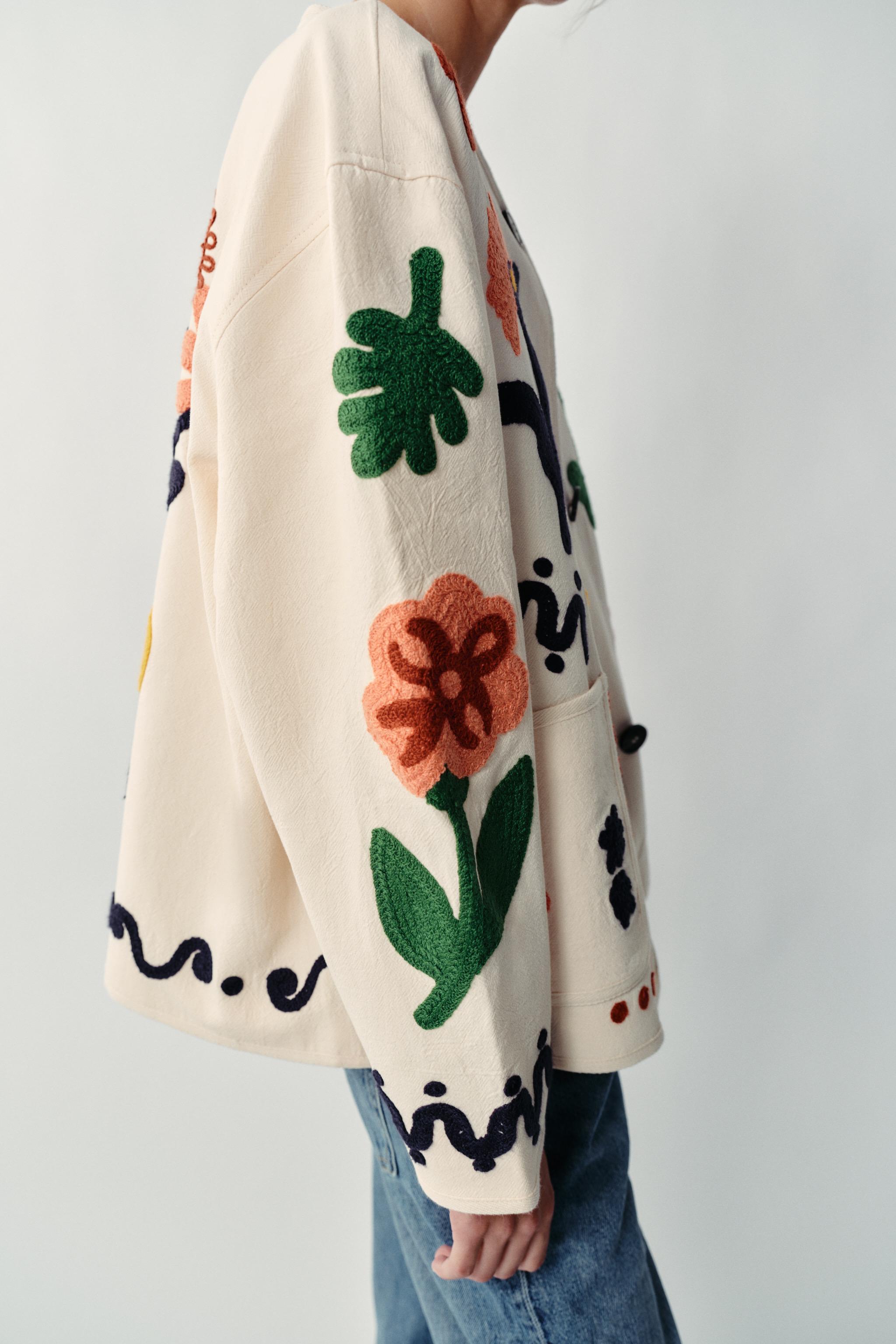 FLORAL EMBROIDERED JACKET