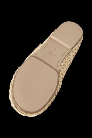 BAILARINA CALADA -  de Zara