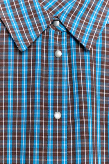 KURZES KLEID MIT KAROMUSTER, VOLANTS UND GÜRTEL - Braunblau von Zara