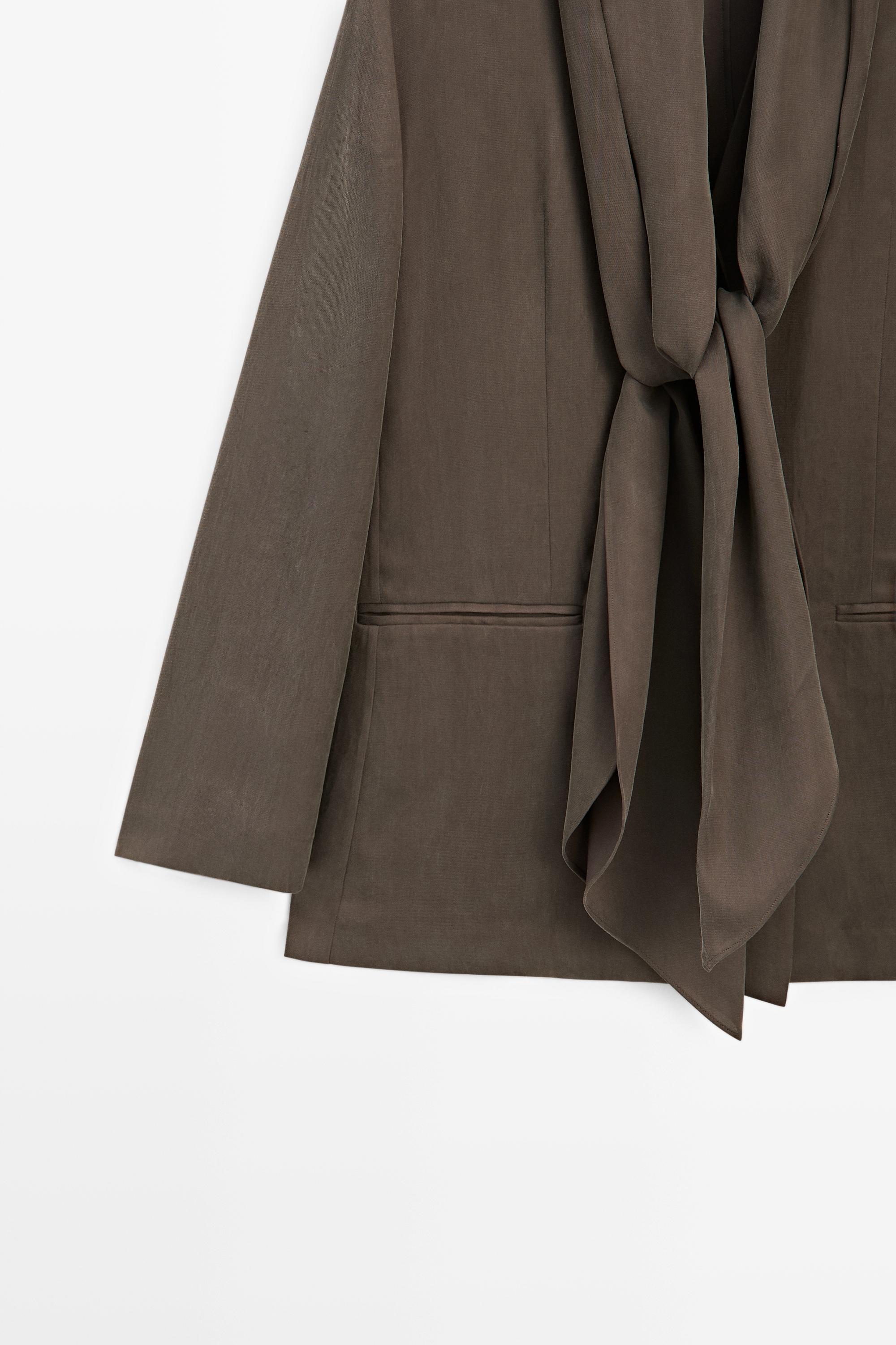 Total look flowing overshirt with tie detail