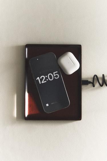 PLATEAU EN BOIS CHARGEUR MOBILE - Marron de Zara - Image 5