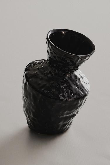 JARRÓN INCLINADO - Negro de Zara