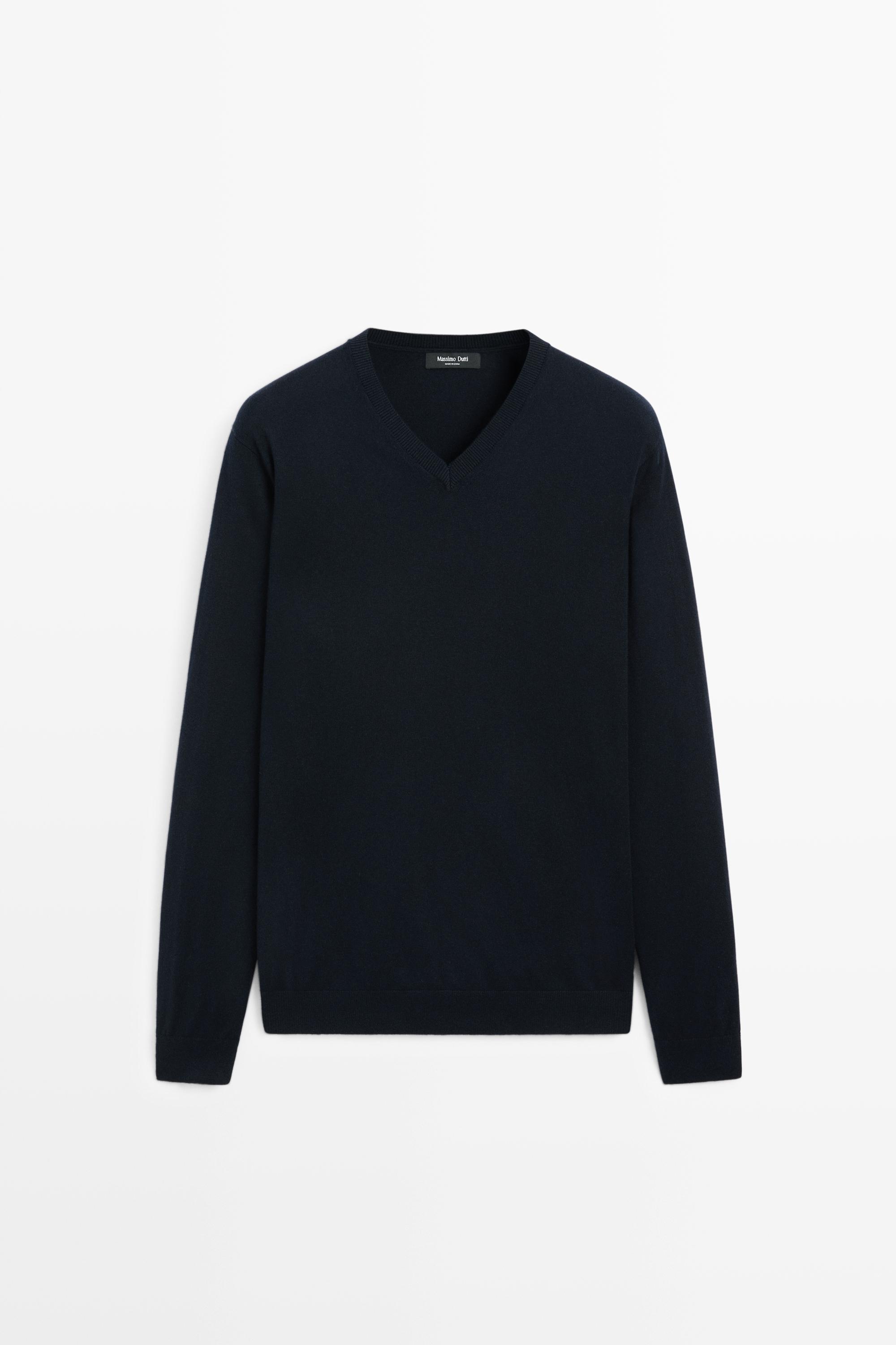 V-neck knit sweater — Navy blue